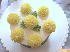 菊の花のケーキ