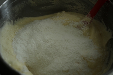 バタークリームのロングロールケーキ