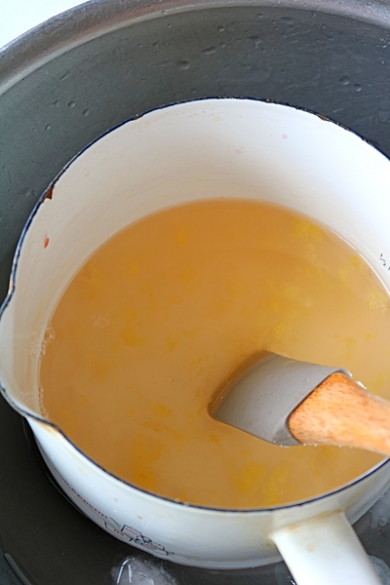 さくらんぼのレアチーズカップ