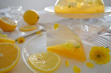 レモンとパッションフルーツのフラワードームゼリー
