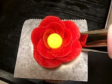椿のケーキ