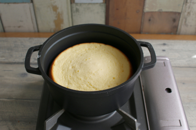 cottaオリジナル無水調理鍋で焼くスポンジケーキ
