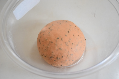 トマトバジルのキューブパン(6cmｷｭｰﾌﾞ型)