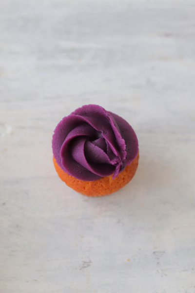 紫芋のミニカップケーキ