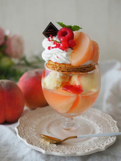 桃のレアチーズクリームパフェ