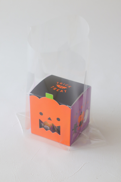 ハロウィンBOXの焼き菓子ラッピング