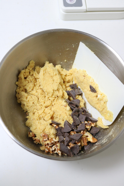 大豆粉のチョコナッツスコーン