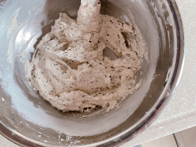 ソイレブールで作る、米粉の黒胡麻ラングドシャ