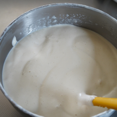 卵、乳製品、小麦粉不使用のシフォンケーキ