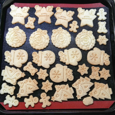 米粉のひょっこりクリスマスクッキー