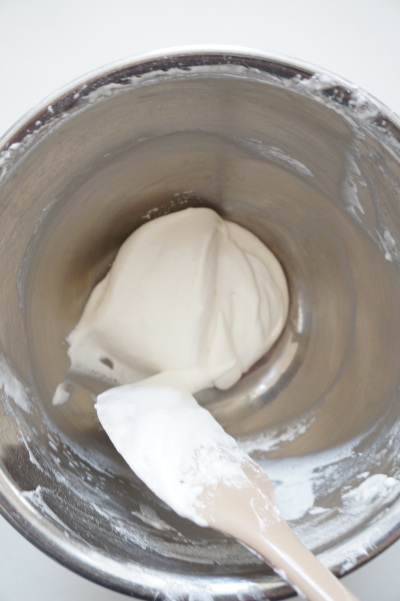 ミルキーバニラクリームのやさしい白のロールケーキ