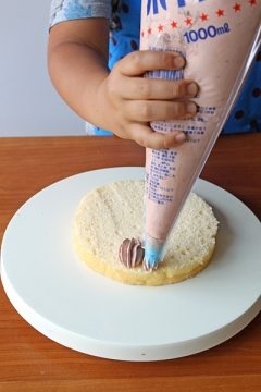 子供と作る簡単父の日フルーツデコレーションケーキ