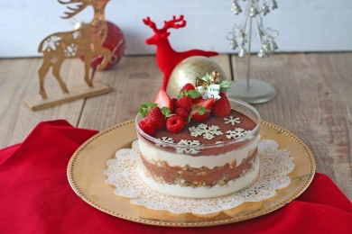 グラノーラとクリームチーズのクリスマススコップケーキ