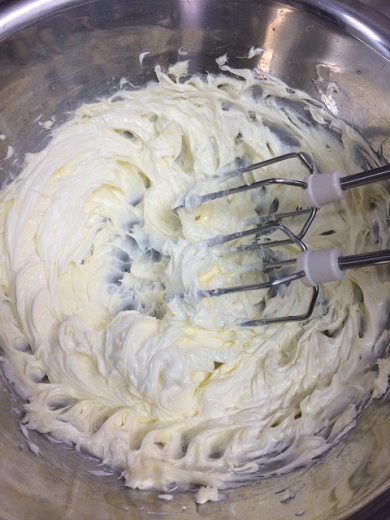 バタークリームのシンプルケーキ☆バタースコッチキャラメルで
