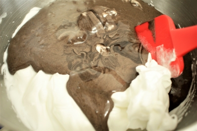 チョコバタークリームのスリムロングロール