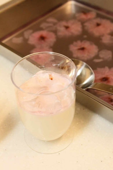 簡単♬桜のひらひら杏仁豆腐