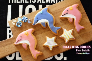 イルカの型抜きクッキー