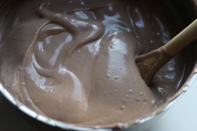チョコレートドリップシフォンケーキ