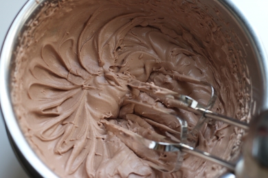 チョコレートドリップシフォンケーキ