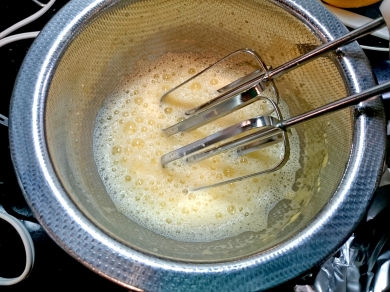 大豆粉で作るふんわりパンケーキ　ブルーベリーソース添え