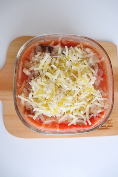 スモーク牡蠣(缶)と野菜のトマトソースペンネチーズ焼き