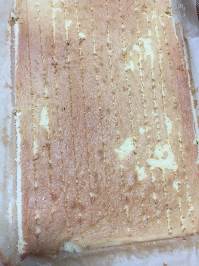 マンゴークリームチーズロールケーキ