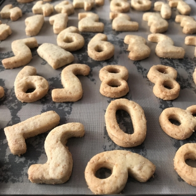 かわいい♡数字クッキー型で全粒粉クッキー