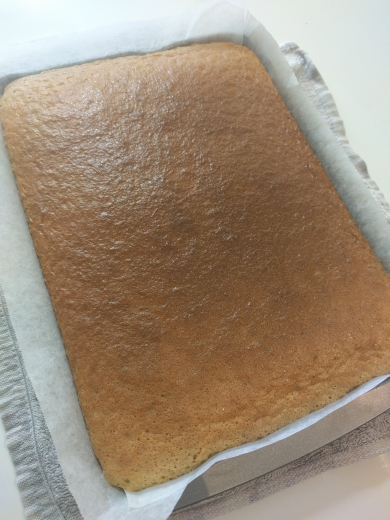 キビ砂糖×蜂蜜のロールケーキ