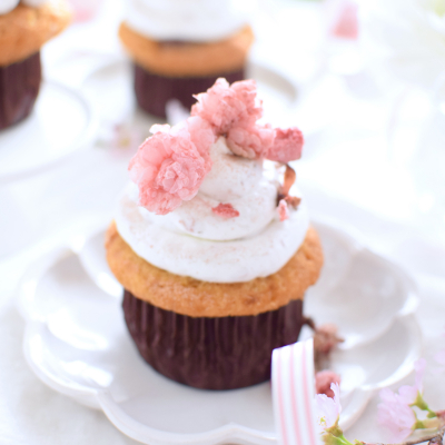 桜ピンクのカップケーキ