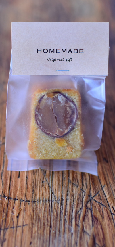 箱を使った栗のケーキと小分け用個包装のラッピング