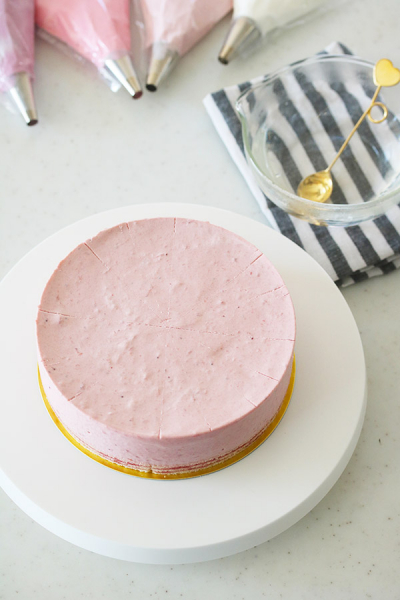 ピンクのペタルケーキ