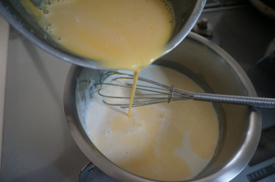 2種のチーズで割れないトロシュワスフレチーズケーキ