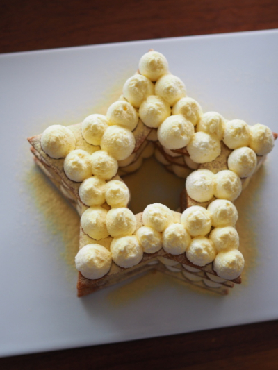 星型マンゴークッキーケーキ