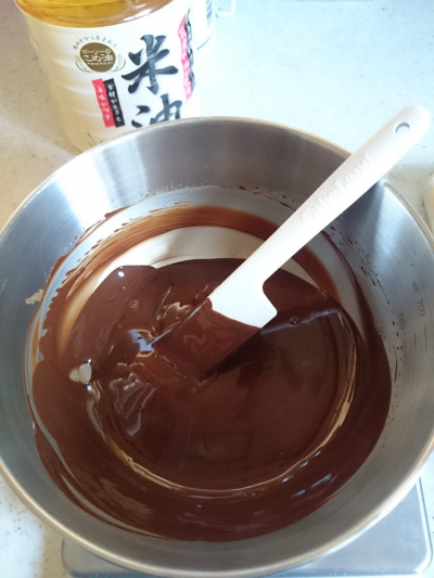 米油で濃厚チョコレートブラウニー
