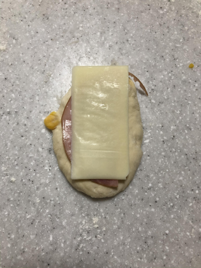 ハムチーズコーンパン