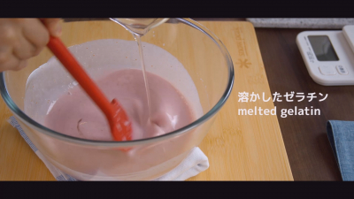 苺のヨーグルトムース＆ブルーベリーソース【※レシピ動画】