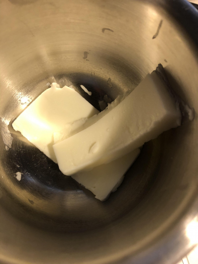 レーズンたっぷりバタークリームのミルクフランス