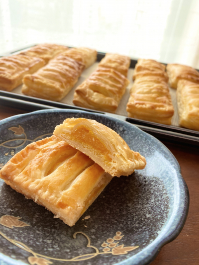 ねじって焼くだけ 2種のミニツイストロールパイ たっきーママ お菓子 パンのレシピや作り方 Cotta コッタ