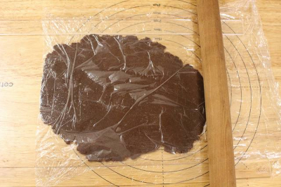 チョコクッキーシュー(チョコレートカスタード＆ホイップクリーム)