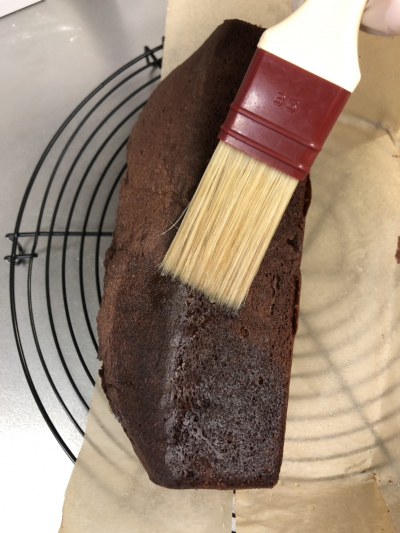 チョコパウンドケーキ(アプリコットジャムサンド)