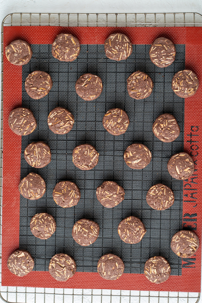 3種のクッキーキットで作る　ココアとアーモンドのアイスボックスクッキー
