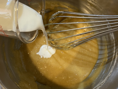 バター不使用！オイルで簡単♡クリームチーズとレーズンのマフィン
