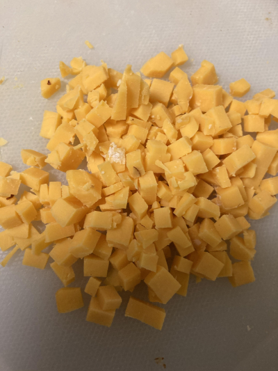 混ぜるだけ簡単！チェダーチーズとナッツのおつまみビスコッティ