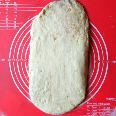 チェダーチーズとクルミのマーブル食パン
