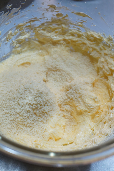 カヌレ型で作るアールグレイのバターケーキ