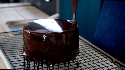 さくらんぼの濃厚チョコケーキ※動画あり