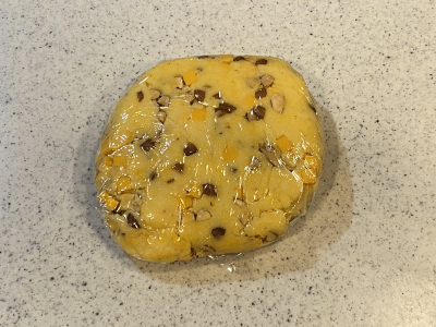 香ばしナッツとスモークチェダーチーズのソフトクッキー