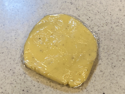 コルビージャックチーズとスモークサーモンのおつまみタルトレット