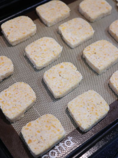 【カルフォルニア産チーズ2022】スモークチェダーチーズとブラックペッパーのクッキー