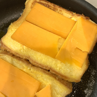 チーズとドライフルーツのフレンチトースト
